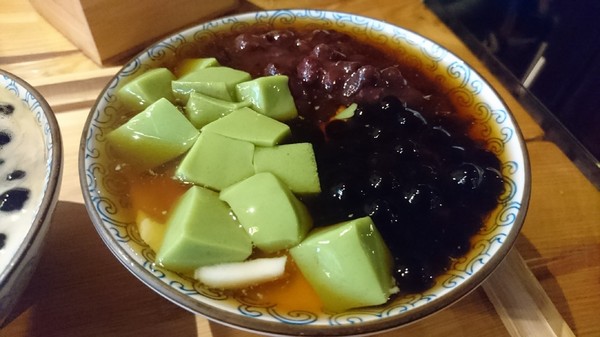 東門茶樓：高雄~東門茶樓~瑞豐夜市旁的手作冰品店~超推甜心圈草莓奶酪~幸福的滋味~