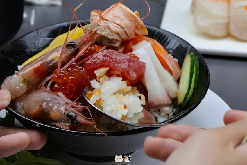 屏東東港｜在地美食｜曾鮮生魚片．隱身於傳統市場中的精緻海鮮餐