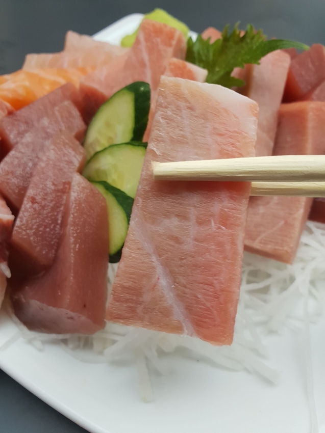 240754.jpg - 【屏東.東港】華僑市場美食推薦。曾鮮生魚片超棒黑鮪魚最推金三角部位入口即化 240754.jpg - 【屏東.東港】華僑市場美食推薦。曾鮮生魚片超棒黑鮪魚最推金三角部位入口即化