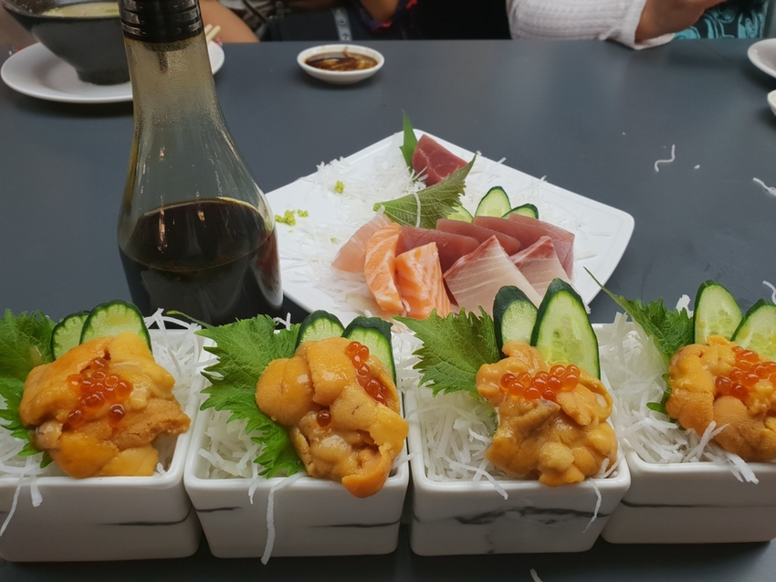 240751.jpg - 【屏東.東港】華僑市場美食推薦。曾鮮生魚片超棒黑鮪魚最推金三角部位入口即化