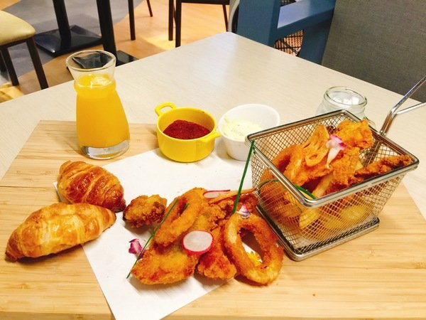 Voyage Addiction Cafe 旅行。家：*本餐廳有上民視新聞＊【小巨蛋咖啡廳／南京東路美食推薦】 Voyage Addiction Cafe 旅行。家~可愛的香港小女生Emily來台開的美味＋人情味的咖啡廳~喜愛旅行的朋友一定要來！