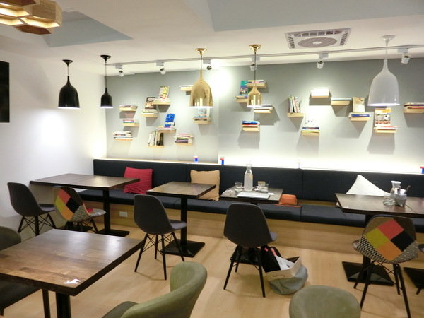 Voyage Addiction Cafe 旅行。家：*本餐廳有上民視新聞＊【小巨蛋咖啡廳／南京東路美食推薦】 Voyage Addiction Cafe 旅行。家~可愛的香港小女生Emily來台開的美味＋人情味的咖啡廳~喜愛旅行的朋友一定要來！