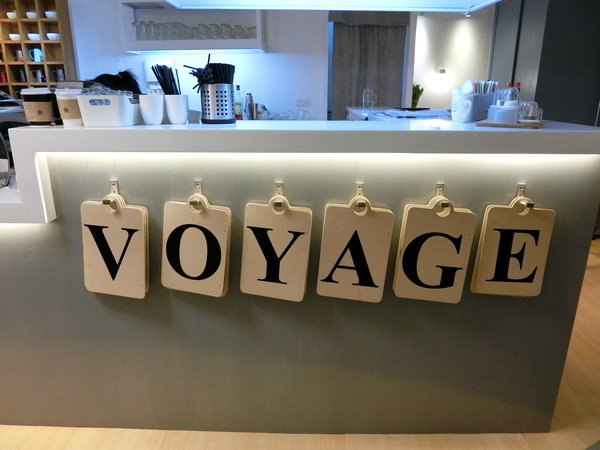 Voyage Addiction Cafe 旅行。家：*本餐廳有上民視新聞＊【小巨蛋咖啡廳／南京東路美食推薦】 Voyage Addiction Cafe 旅行。家~可愛的香港小女生Emily來台開的美味＋人情味的咖啡廳~喜愛旅行的朋友一定要來！