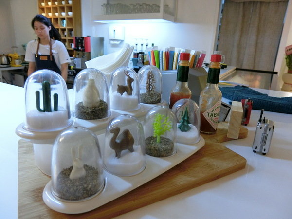 Voyage Addiction Cafe 旅行。家：*本餐廳有上民視新聞＊【小巨蛋咖啡廳／南京東路美食推薦】 Voyage Addiction Cafe 旅行。家~可愛的香港小女生Emily來台開的美味＋人情味的咖啡廳~喜愛旅行的朋友一定要來！