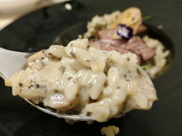 Voyage Addiction Cafe 旅行。家：*本餐廳有上民視新聞＊【小巨蛋咖啡廳／南京東路美食推薦】 Voyage Addiction Cafe 旅行。家~可愛的香港小女生Emily來台開的美味＋人情味的咖啡廳~喜愛旅行的朋友一定要來！