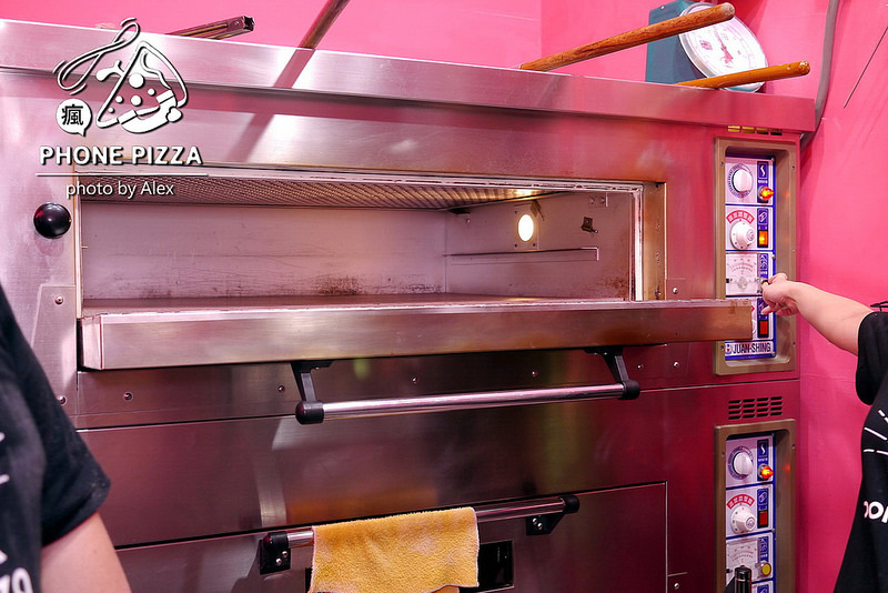 【台北】Phone Pizza 瘋披薩 ~ 料多實在、平價又美味披薩、公司團訂午餐、唱歌歡聚以及看電影的好選擇 / 林森北路 /中山北路