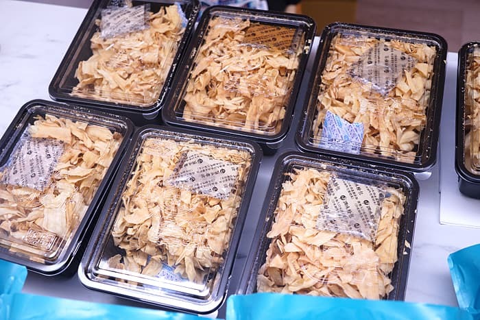 全台首創的搖搖牛蒡脆餅快閃台中!只有短短3天,八種口味搖一搖最對味!