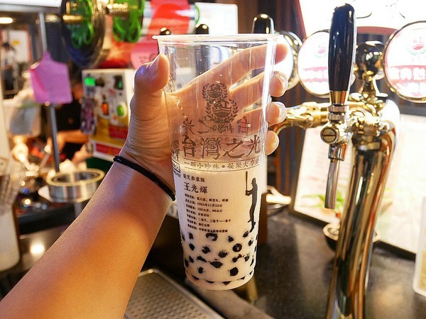 自己來紅茶鮮乳(逢甲店)：自己來紅茶鮮乳 逢甲店-台中逢甲飲品  自己動手裝飲料  不只可以混搭迸出新滋味  也能調到自己最喜歡的溫度