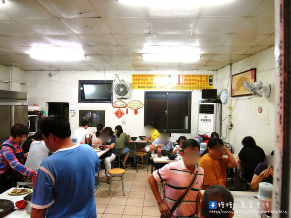 竹仔腳陽春麵:〖台中│美食〗竹仔腳陽春麵 ❤ 台中南屯老街必吃美食!!從早到晚人潮都爆滿~不只麵好吃,連滷味都很讚!!