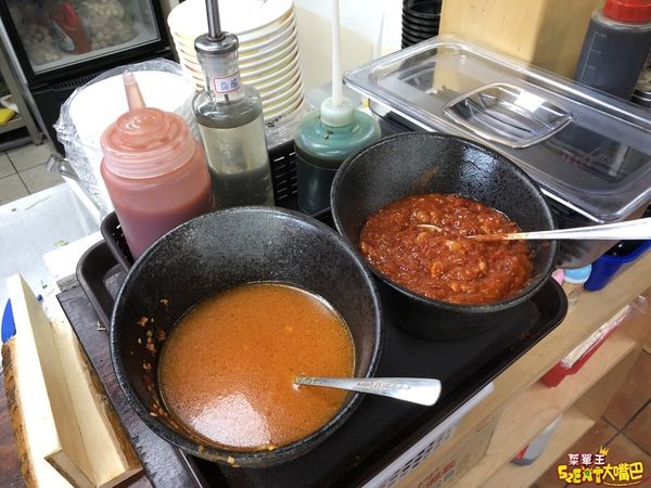 台中南屯美食古早麵》竹仔腳陽春麵菜單價位大公開！香傳40年的超人氣古早味陽春麵～台中南屯路必吃美食小吃餐廳推薦。