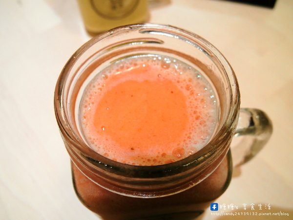 沺木 Garden Wood:〖台中│美食〗沺木 Garden Wood ❤ 新鮮現打,天然美味,過程中不加一滴水和糖,滿滿纖維通通都在這杯裡面!!