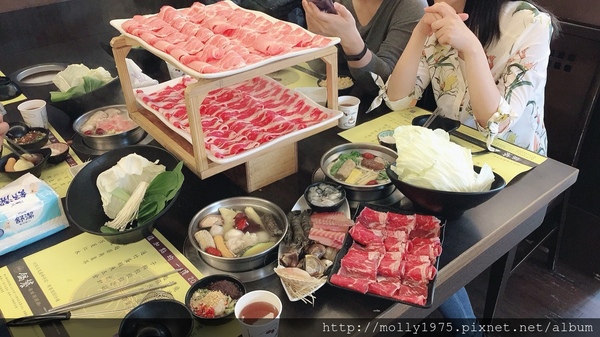 鍋饕精緻涮涮鍋(大直店):【台北中山】內行人肉食族必訪的大肉盤『鍋饕精緻涮涮鍋』