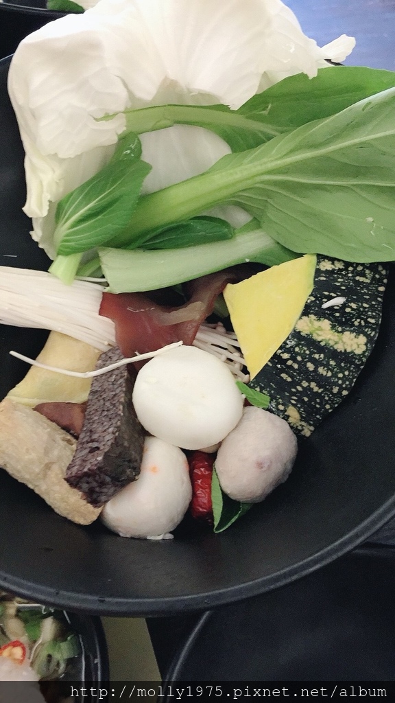 鍋饕精緻涮涮鍋(大直店):【台北中山】內行人肉食族必訪的大肉盤『鍋饕精緻涮涮鍋』