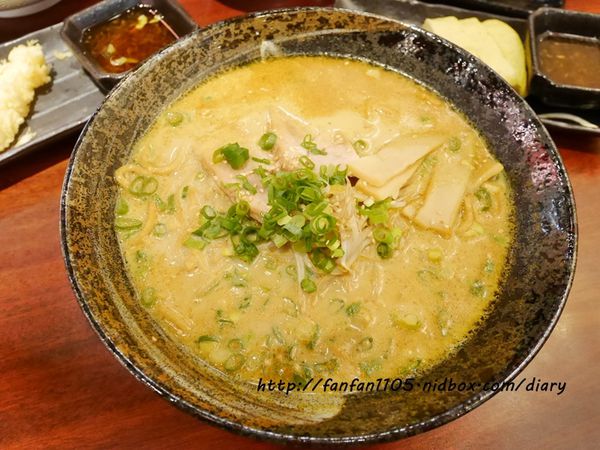 【南港拉麵】津輕拉麵環球南港店 來自日本青森的拉麵  (23).JPG