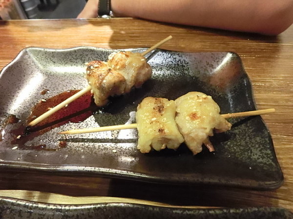 澠井川 日式串燒居酒屋:澠井川日式串燒居酒屋~是噹噹媽和噹噹爸放鬆大快朵頤的好所在!推薦香蒜燒五花丼及鹽燒松板豬串超美味~