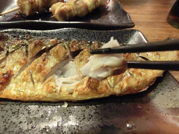 澠井川 日式串燒居酒屋:澠井川日式串燒居酒屋~是噹噹媽和噹噹爸放鬆大快朵頤的好所在!推薦香蒜燒五花丼及鹽燒松板豬串超美味~