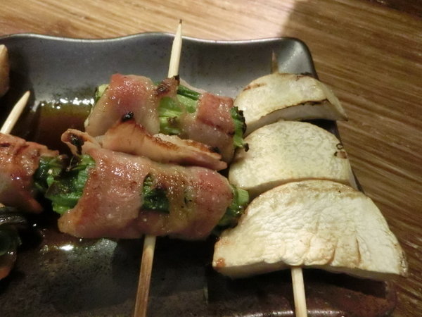 澠井川 日式串燒居酒屋:澠井川日式串燒居酒屋~是噹噹媽和噹噹爸放鬆大快朵頤的好所在!推薦香蒜燒五花丼及鹽燒松板豬串超美味~