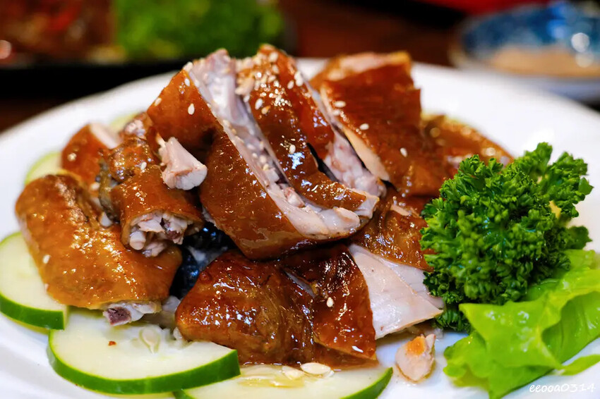 台北炒鱔魚、沙茶魚頭火鍋「老睦家」，遼寧夜市台菜料理、無菜單