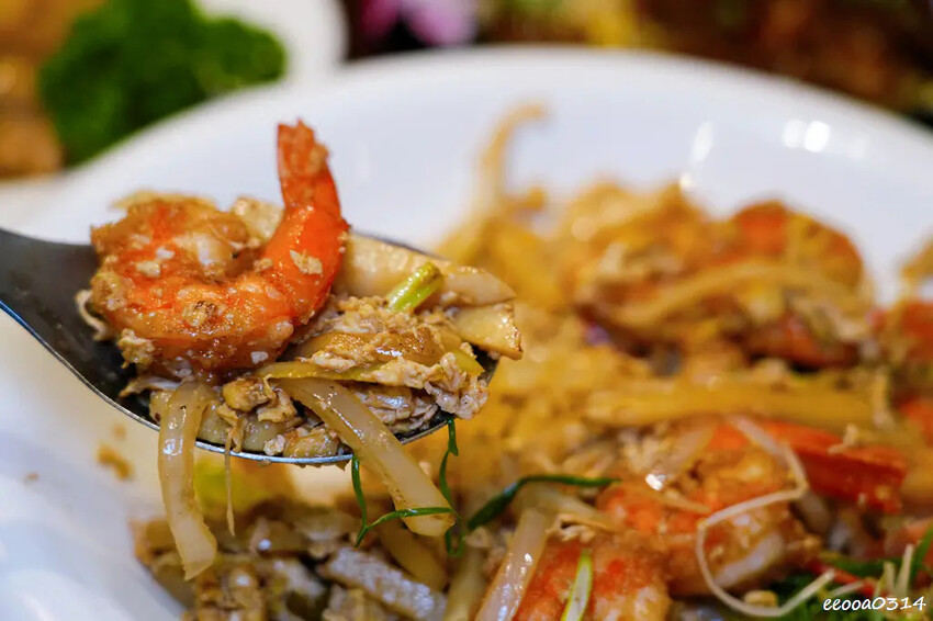 台北炒鱔魚、沙茶魚頭火鍋「老睦家」，遼寧夜市台菜料理、無菜單