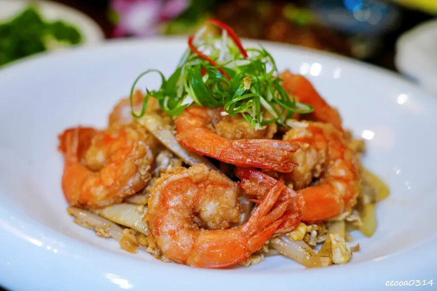 台北炒鱔魚、沙茶魚頭火鍋「老睦家」，遼寧夜市台菜料理、無菜單