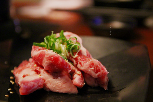 燒肉殿:【台北市大安區。燒烤吃到飽】燒肉-殿 東區燒肉吃到飽 肉質不差 699元即可享受 忠孝復興站