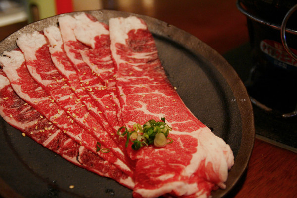 燒肉殿:【台北市大安區。燒烤吃到飽】燒肉-殿 東區燒肉吃到飽 肉質不差 699元即可享受 忠孝復興站