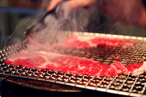 燒肉殿:【台北市大安區。燒烤吃到飽】燒肉-殿 東區燒肉吃到飽 肉質不差 699元即可享受 忠孝復興站