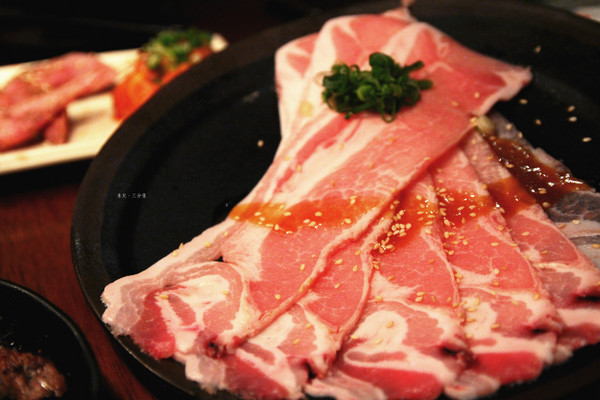 燒肉殿:【台北市大安區。燒烤吃到飽】燒肉-殿 東區燒肉吃到飽 肉質不差 699元即可享受 忠孝復興站