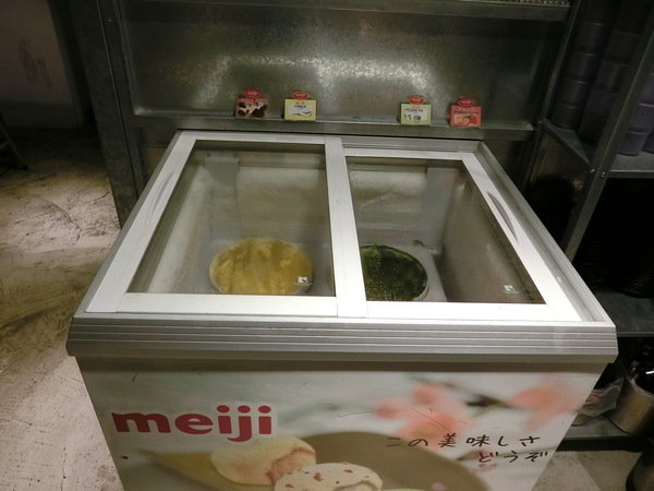 燒肉殿:【東區/烤肉/燒肉推薦】東區的”燒肉殿”肉類、海鮮和蔬菜種類豐富超滿足~尤其是來自澎湖的生蠔吃了活力十足砰ㄅーㄤˋ叫喔!