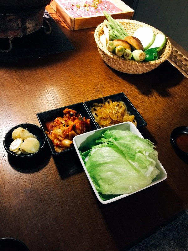 燒肉殿:【東區/烤肉/燒肉推薦】東區的”燒肉殿”肉類、海鮮和蔬菜種類豐富超滿足~尤其是來自澎湖的生蠔吃了活力十足砰ㄅーㄤˋ叫喔!