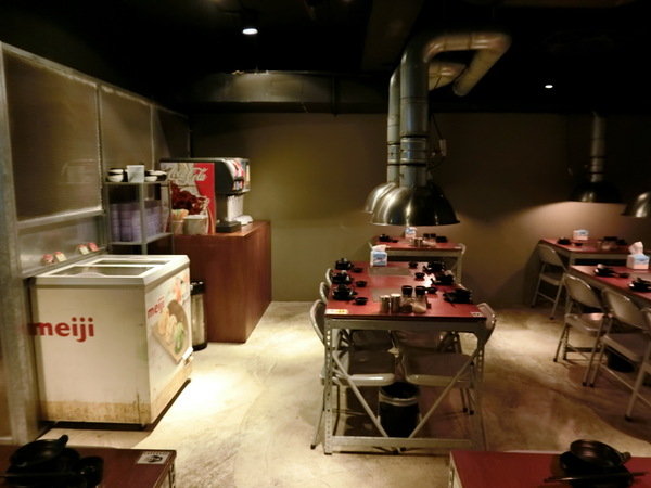 燒肉殿:【東區/烤肉/燒肉推薦】東區的”燒肉殿”肉類、海鮮和蔬菜種類豐富超滿足~尤其是來自澎湖的生蠔吃了活力十足砰ㄅーㄤˋ叫喔!