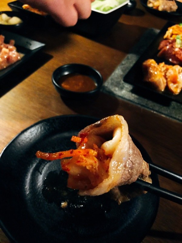 燒肉殿:【東區/烤肉/燒肉推薦】東區的”燒肉殿”肉類、海鮮和蔬菜種類豐富超滿足~尤其是來自澎湖的生蠔吃了活力十足砰ㄅーㄤˋ叫喔!