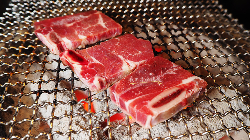 忠孝敦化炭火燒肉,大安區炭火燒肉,忠孝敦化包廂,東區包廂吃到飽,信義區包廂吃到飽,大安區包廂吃到飽, 台北燒烤生蠔,好客音樂燒烤,烤牛舌吃到飽