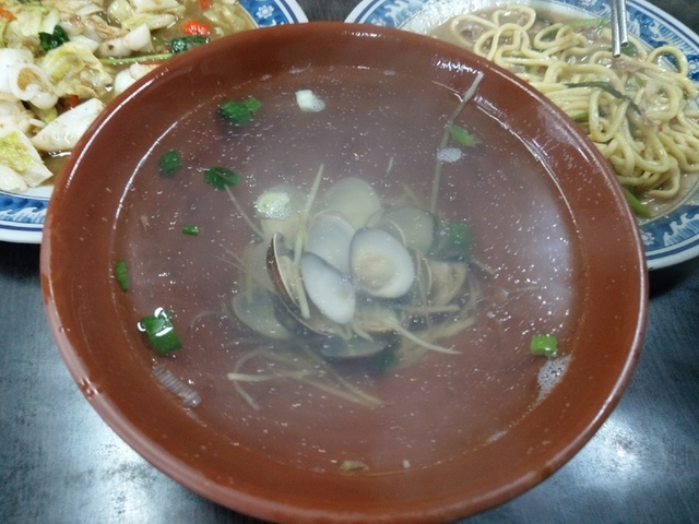 光華 炒牛羊肉︱蘆洲 銅板美食 光華路炒飯、炒麵、蛤蠣湯冬天來一碗最溫暖