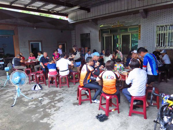 【三峽】東眼桶仔雞-深山中的炭香烤雞 【三峽】東眼桶仔雞-深山中的炭香烤雞