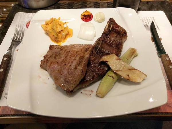 火地島:火地島-原主打阿根廷碳烤牛排 現以串燒和碳烤牛排為主 是拜訪過就不會再踏進去第二次的雷店