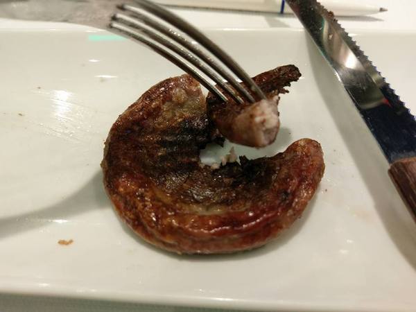 火地島:火地島-原主打阿根廷碳烤牛排 現以串燒和碳烤牛排為主 是拜訪過就不會再踏進去第二次的雷店