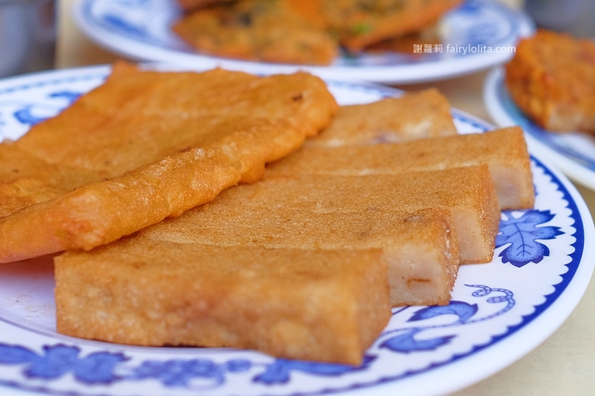 台中小吃 | 清水三代燒炸粿(新興路)。傳承三代53年古早味,在地人激推隱藏版,滿滿人潮完全沒停過! @蹦啾♥謝蘿莉 La vie heureuse