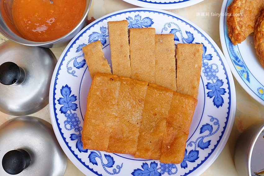 台中小吃 | 清水三代燒炸粿(新興路)。傳承三代53年古早味,在地人激推隱藏版,滿滿人潮完全沒停過! @蹦啾♥謝蘿莉 La vie heureuse