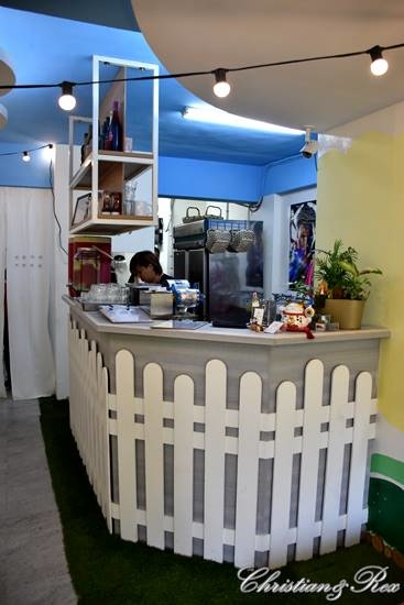 【新北。美食】新莊 / 曲尼的公園，野餐不必到室外，置身於藍天白雲下的草皮野餐