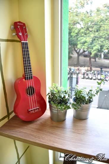 【新北。美食】新莊 / 曲尼的公園，野餐不必到室外，置身於藍天白雲下的草皮野餐