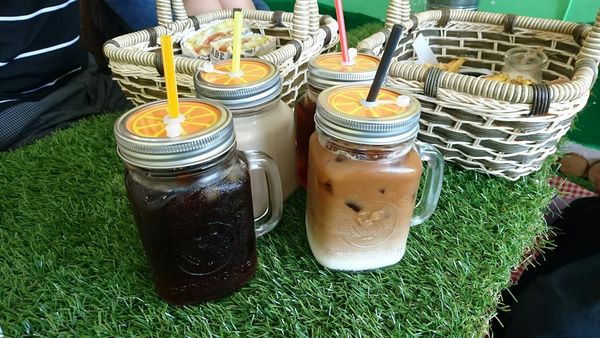 【新北。美食】新莊 / 曲尼的公園，野餐不必到室外，置身於藍天白雲下的草皮野餐