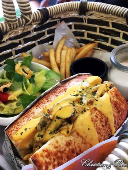 【新北。美食】新莊 / 曲尼的公園，野餐不必到室外，置身於藍天白雲下的草皮野餐