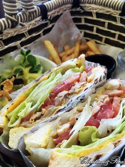 【新北。美食】新莊 / 曲尼的公園，野餐不必到室外，置身於藍天白雲下的草皮野餐