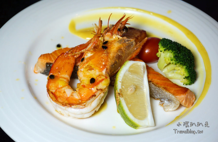 雲林斗六鐵板燒推薦》鐵町心作鐵板料理。傳統套餐真超值,澎湃海陸套餐一次滿足,火燄冰淇淋料理,可帶竉物 - 小潔趴趴走旅遊札記