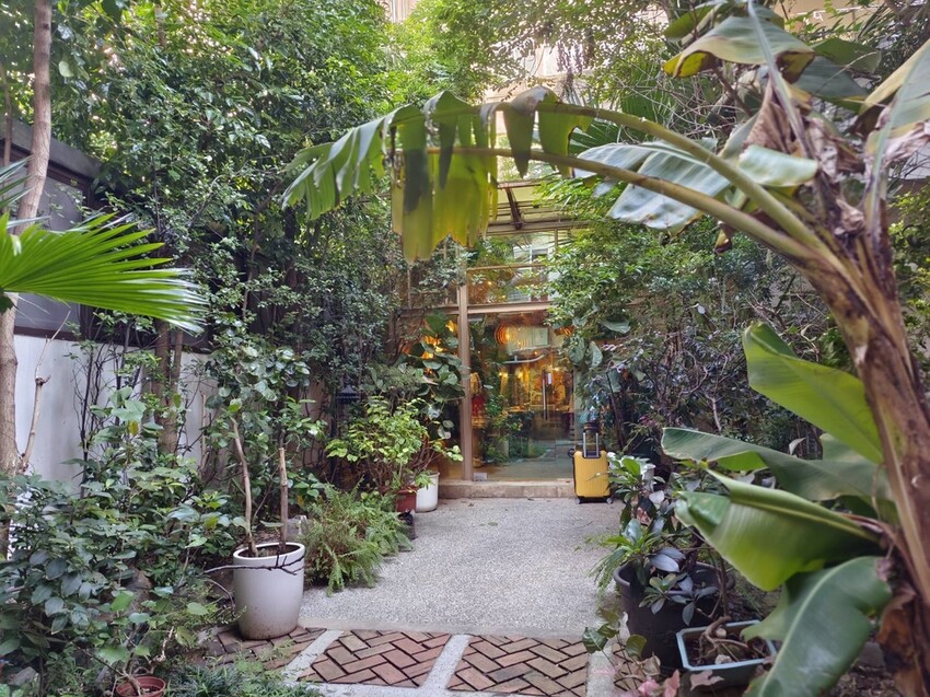 400130.jpg - 【台北】大稻埕牧山丘玻璃屋咖啡廳。10人可包場歡慶聖誕節。主題女僕羅莉趴美拍