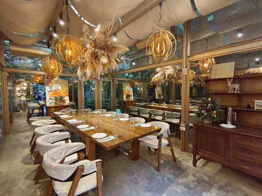 400127.jpg - 【台北】大稻埕牧山丘玻璃屋咖啡廳。10人可包場歡慶聖誕節。主題女僕羅莉趴美拍