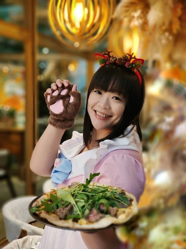 400110.jpg - 【台北】大稻埕牧山丘玻璃屋咖啡廳。10人可包場歡慶聖誕節。主題女僕羅莉趴美拍