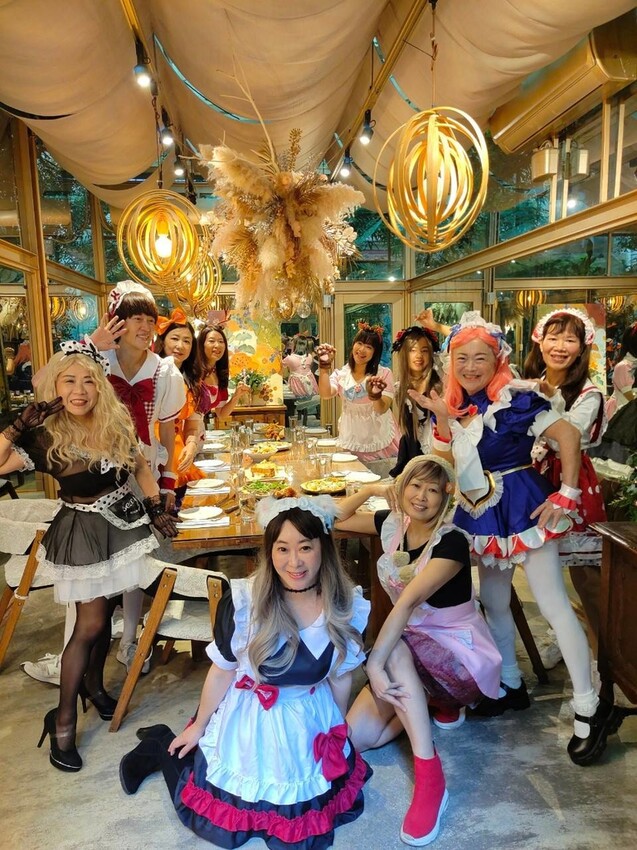 400112.jpg - 【台北】大稻埕牧山丘玻璃屋咖啡廳。10人可包場歡慶聖誕節。主題女僕羅莉趴美拍