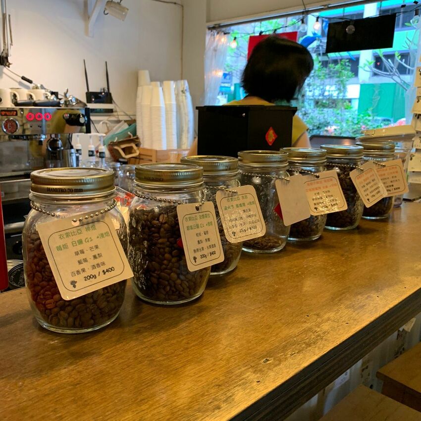【忠孝敦化咖啡廳】RAY CAFE 阿拉比卡手烘咖啡  不限時的平價東區輕鬆下午茶 每周都有不同甜點快閃店！